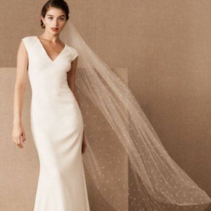 A.B. Ellie Roesia Pearl Veil